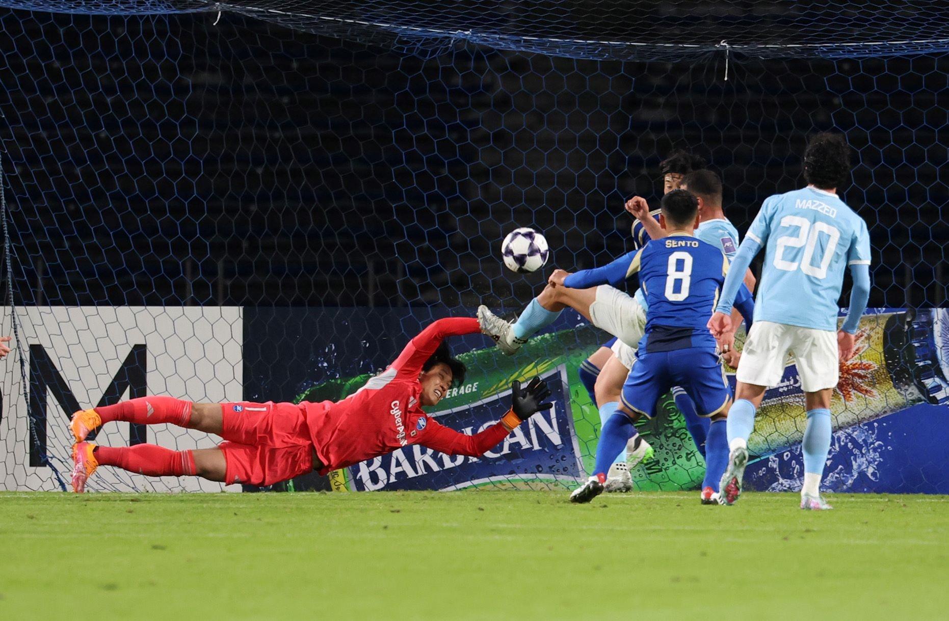 💥町田绝望！开场33秒自摆乌龙，补时再遭绝杀！