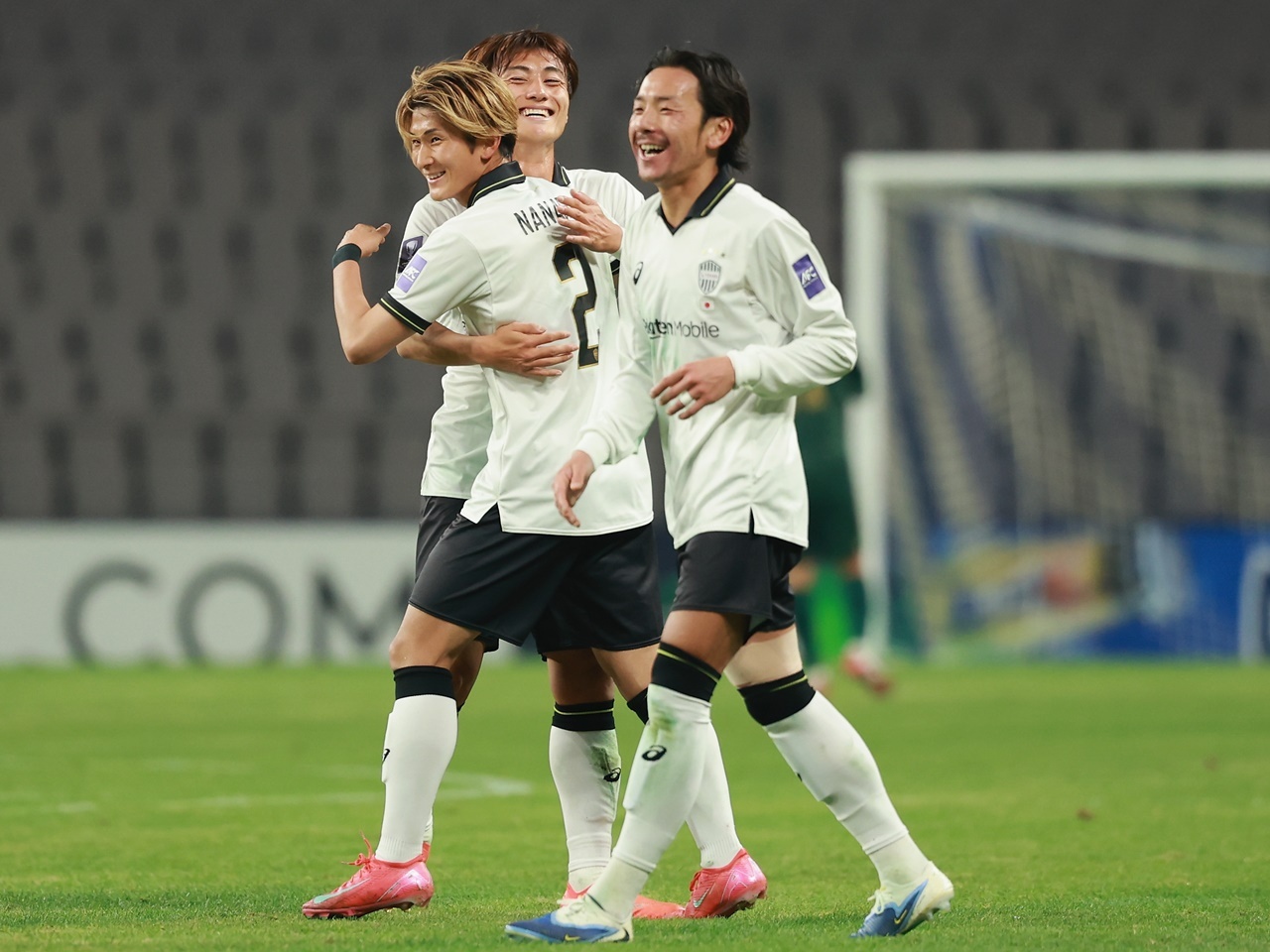 🎉神户逆转！争议判罚，中国劲敌痛哭！