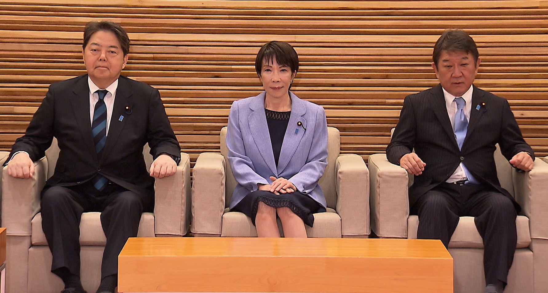 🔥内阁支持率竟高达75%？这波稳了！