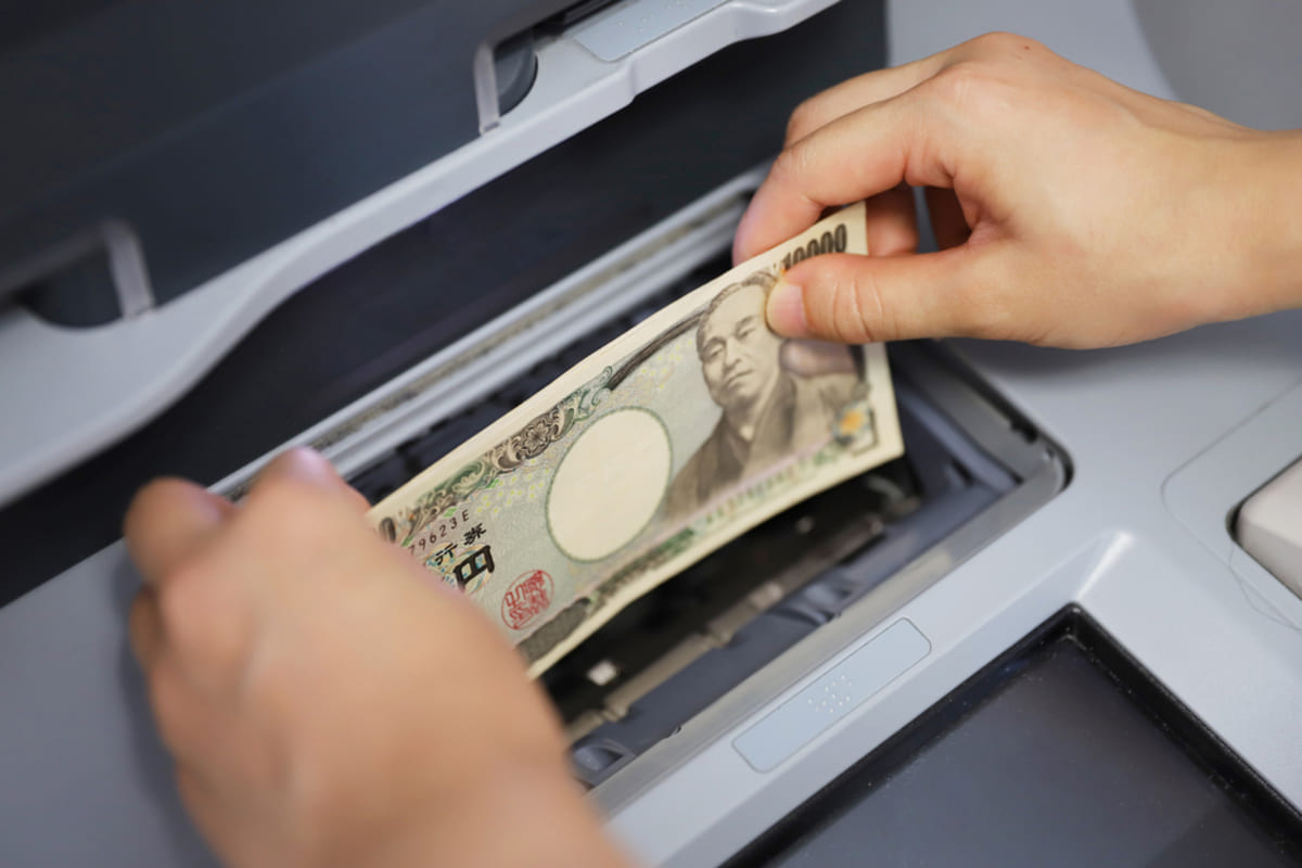 💰老公工资里，每月给我的1万，这算赠与税吗？