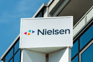 💥AI逆袭！电视收视霸主易主？ 封面