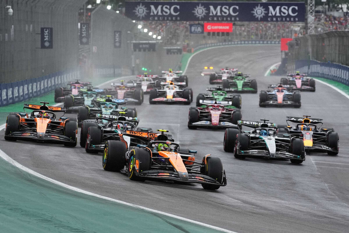 🏎️诺里斯狂飙！领先！队友撞车，反差惊人！