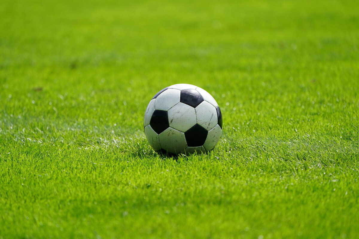 💥劲爆！问题高中队竟获选，饮酒抽烟也参赛？！