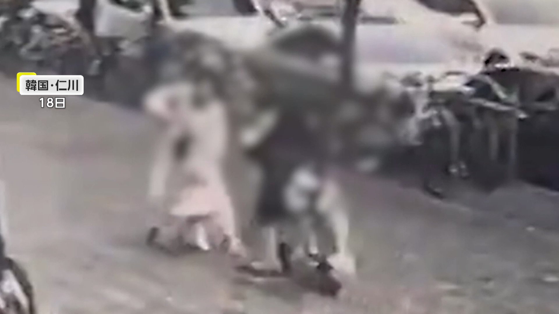 ⚠️母女惊魂！电动滑板车撞伤母，女儿幸免！