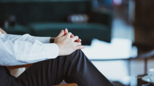 💔出轨小鲜肉，求离婚！48岁保姆妻的悲惨结局！ 封面