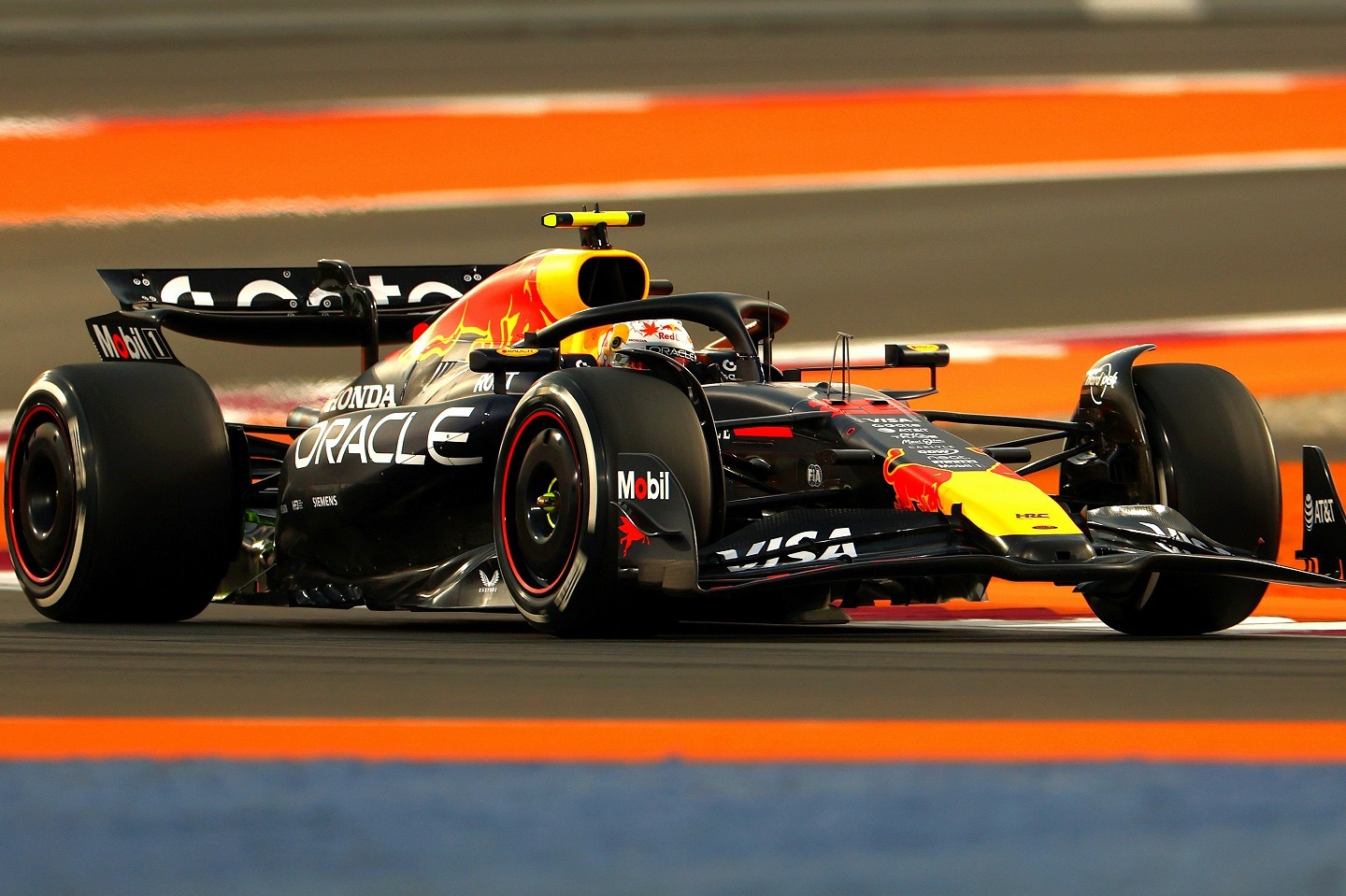 💥逆袭！小将角田裕毅，狂飙突进，仅落后前排0.293秒！