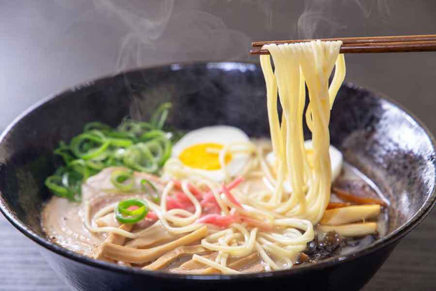 🍜 吃面条，断掉是失礼？优雅吃面的秘诀！
