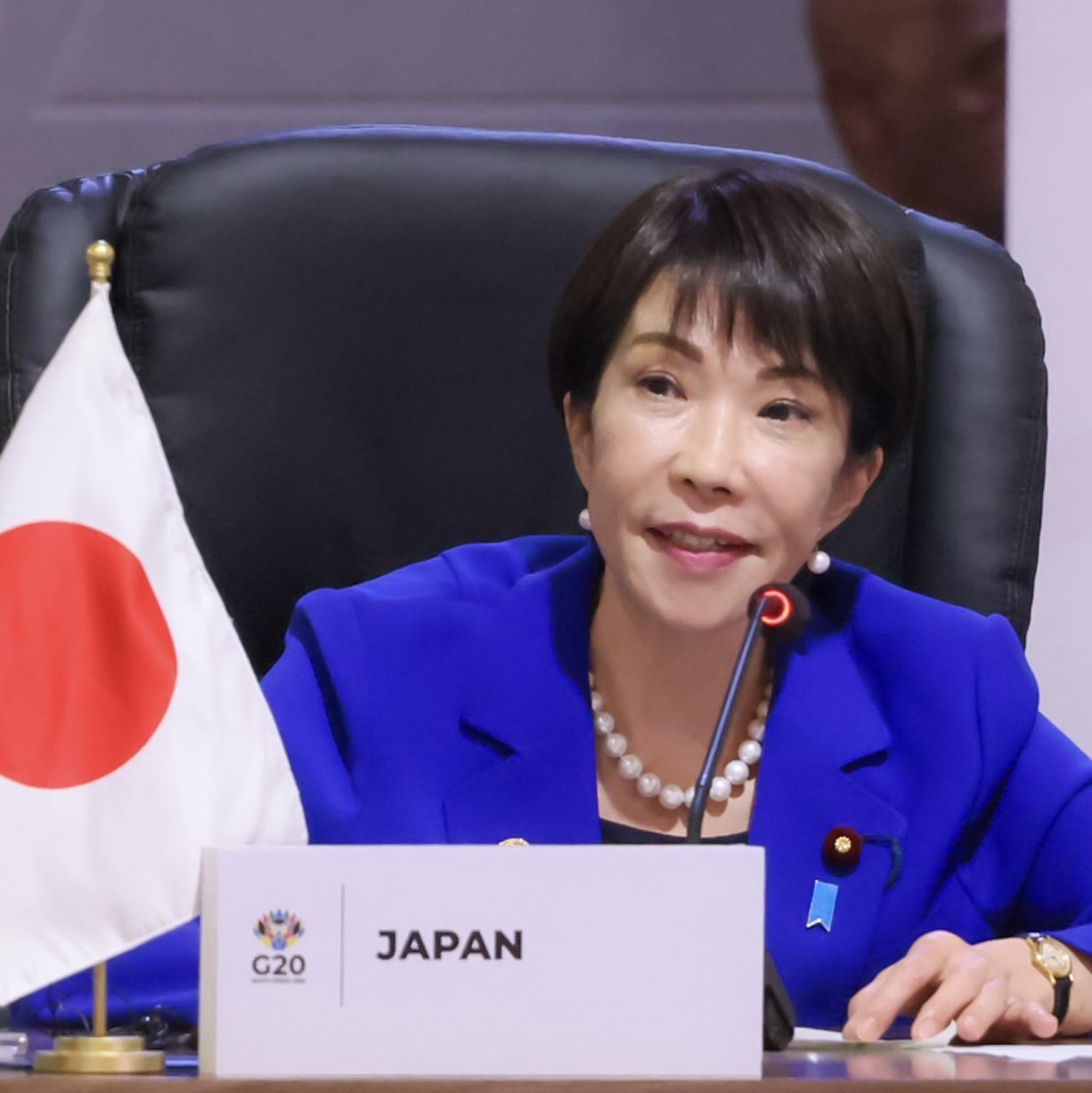 💥高市早苗：越抹黑越火爆！狂收2万封恐吓信！