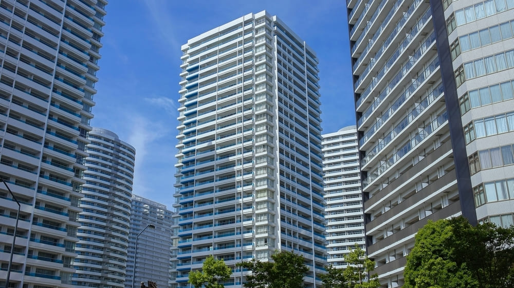 🏠高档公寓里的“隐形”孩子们：无人问津的儿童食堂！