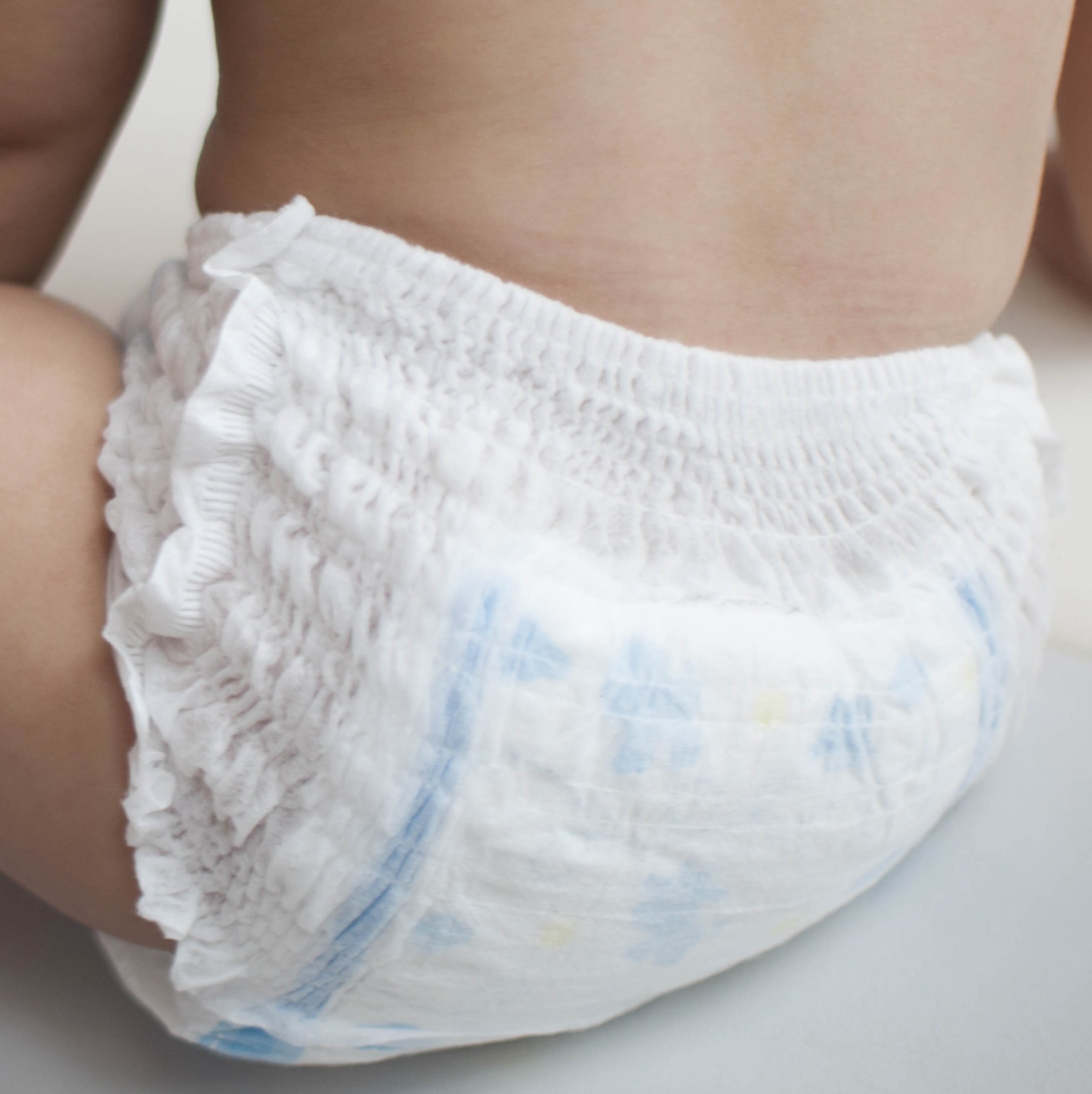 👶尿不湿鼓鼓，上学路上！前保姆揭秘：孩子与爸妈零沟通！