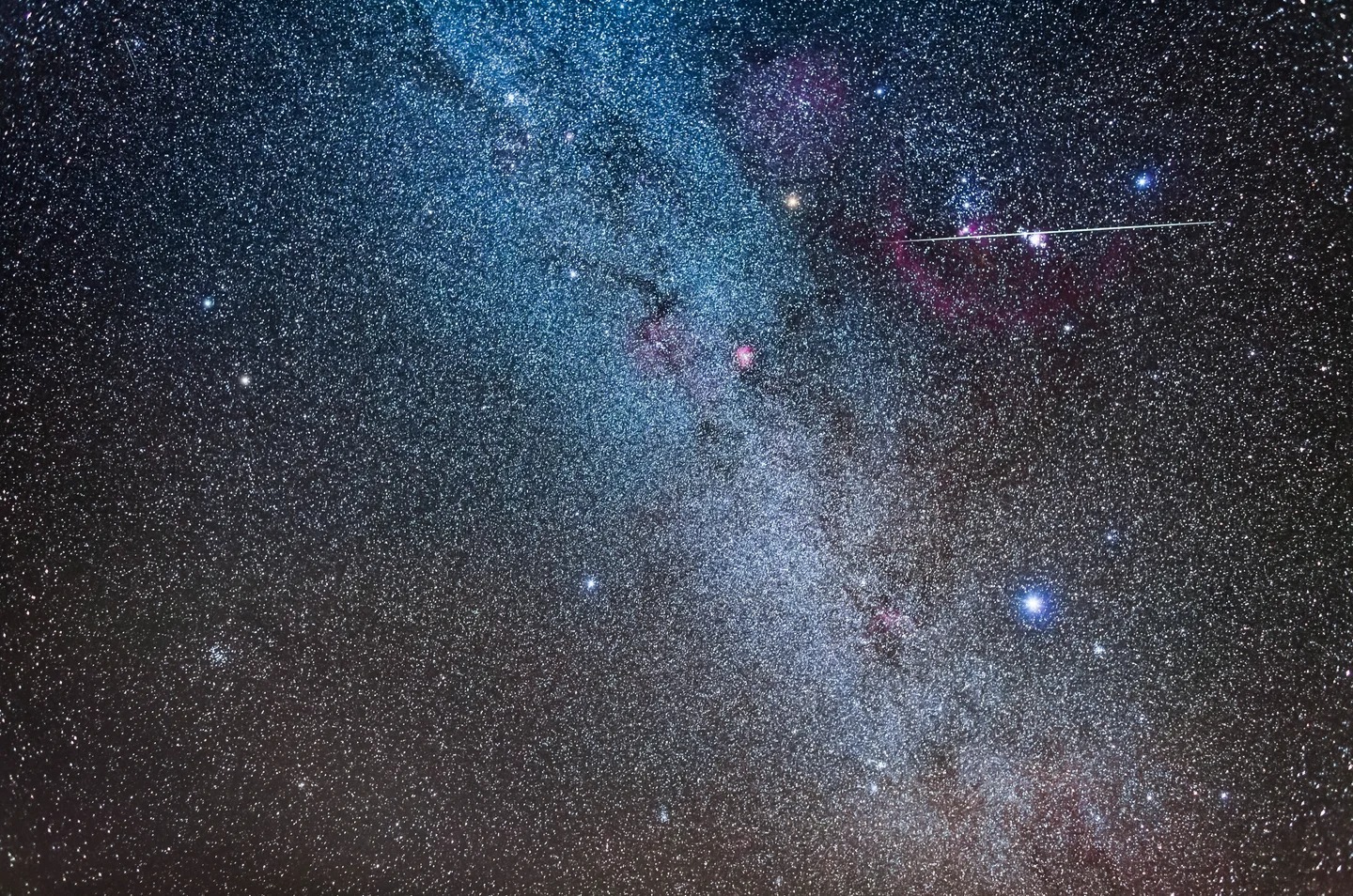 🌠夜空划过的“银河列车”！2.4万赞惊呆了！