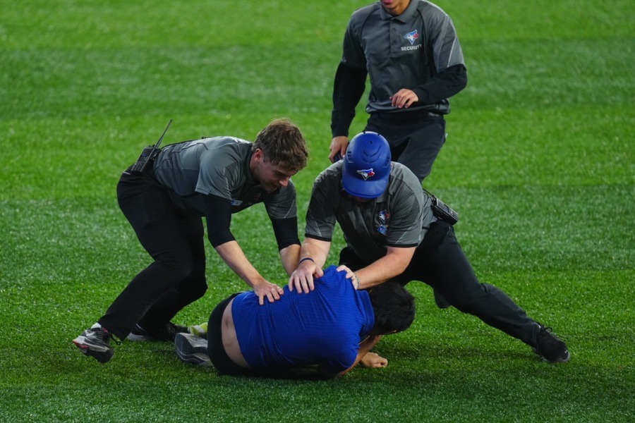 ⚾️大谷&山本登场！球迷冲场，比赛暂停，全场炸裂！
