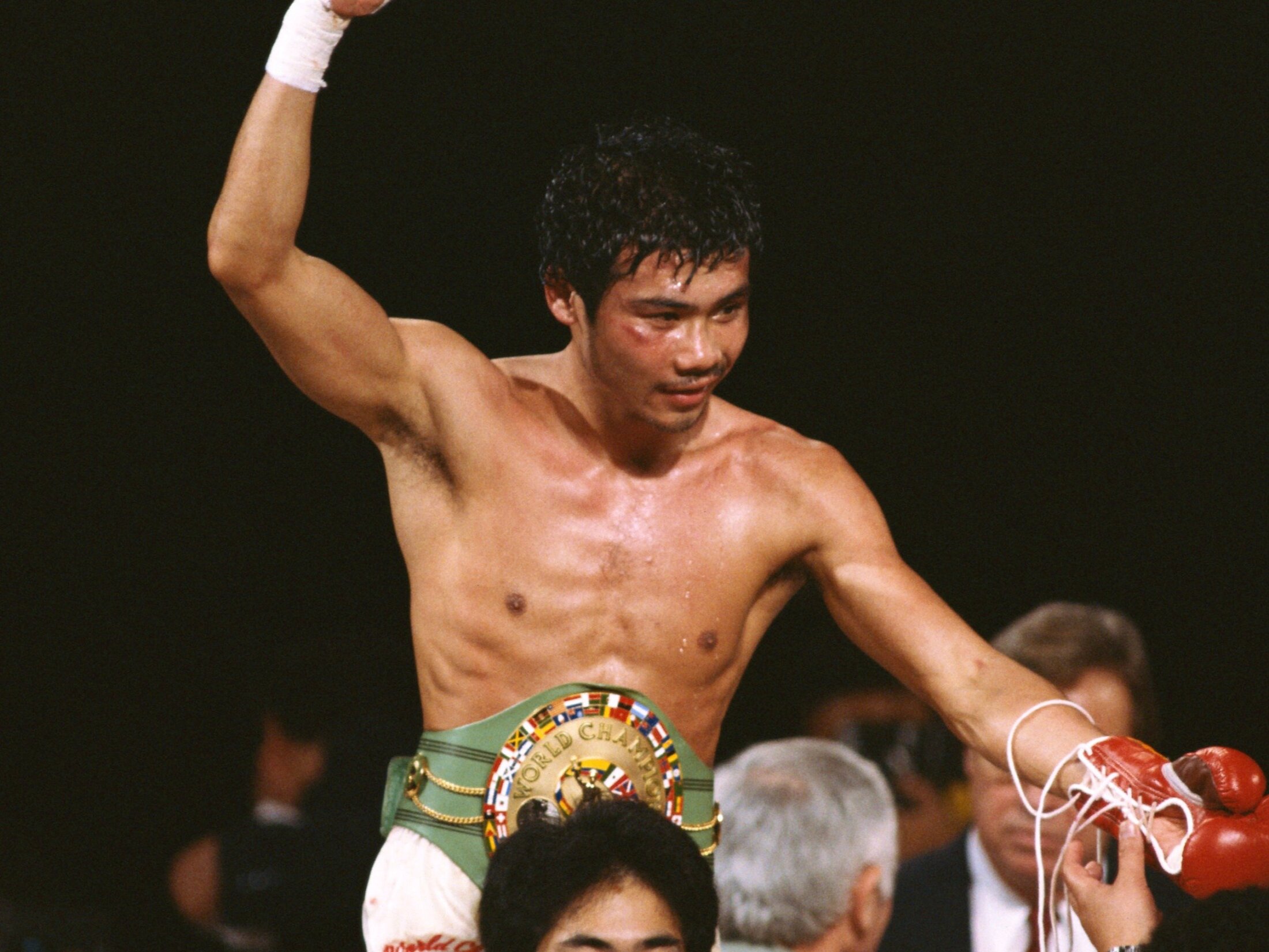 🥊天才拳王的落魄人生：26胜2败，为钱而战！