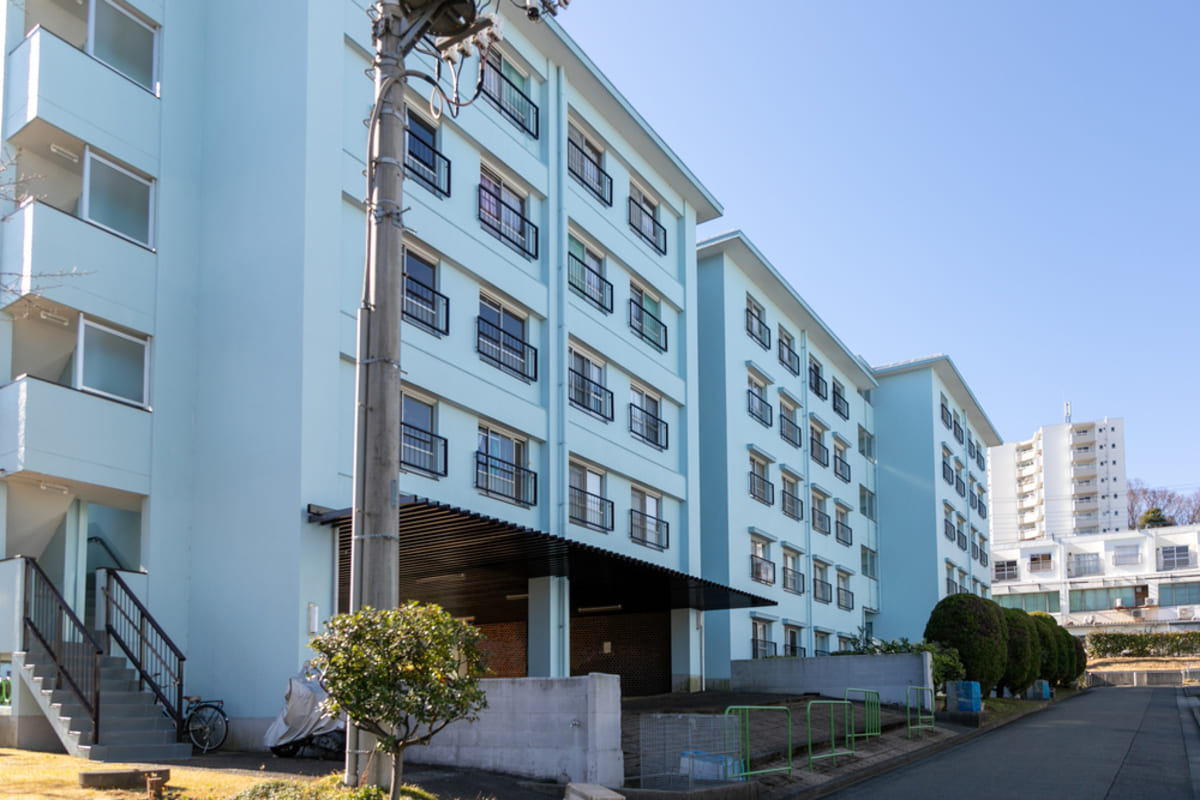 🏠月入15万退休金，2万租房可行吗？