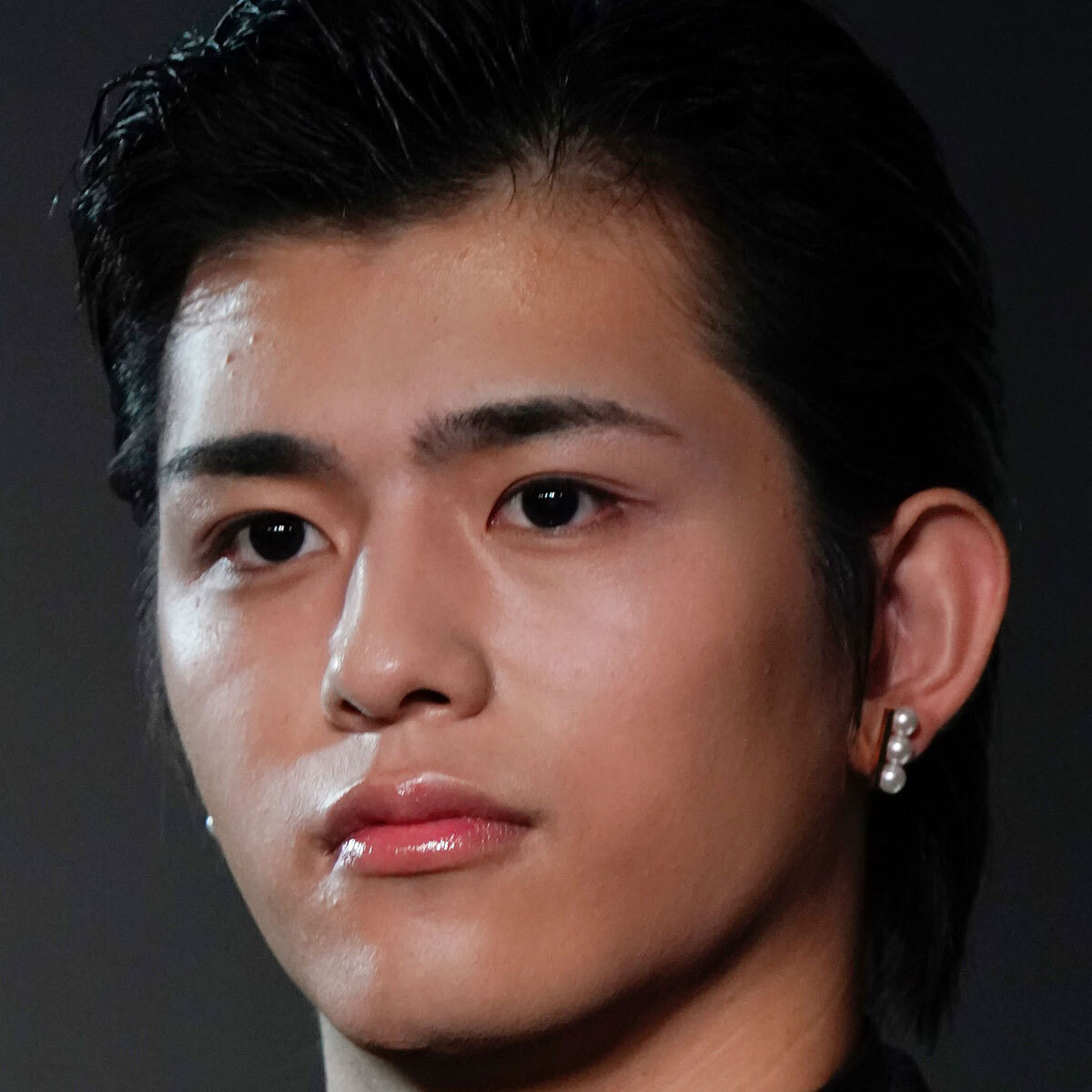 😱篠塚大輝：舞台硬撑，紧张到变形！