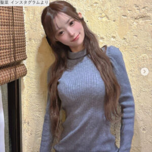 👶🏻 16岁少女怀孕当妈，辣妈身材炸裂！🔥 封面