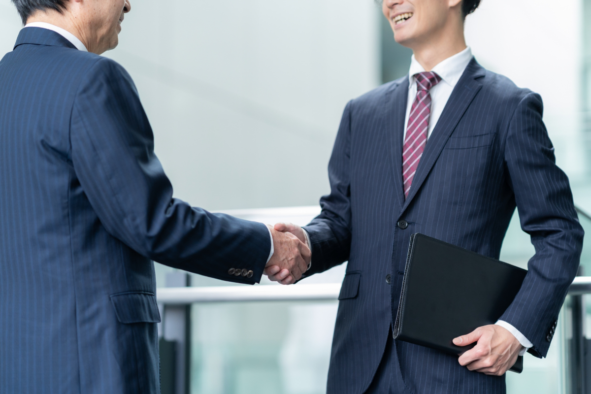 🎉升职加薪千万，却被朋友打脸？😭公司里年薪百万的到底有多少？