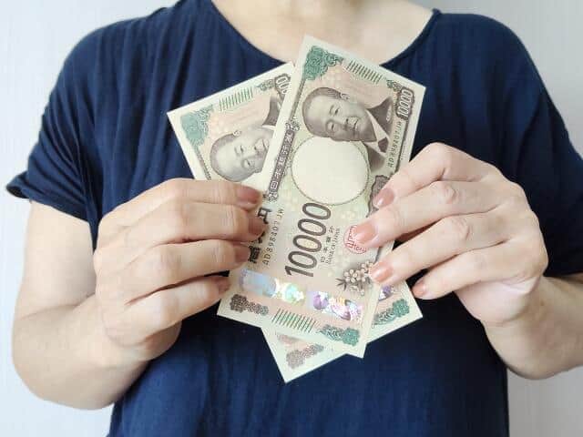 👶亮太揪心：2万日元补贴，真能帮到娃吗？