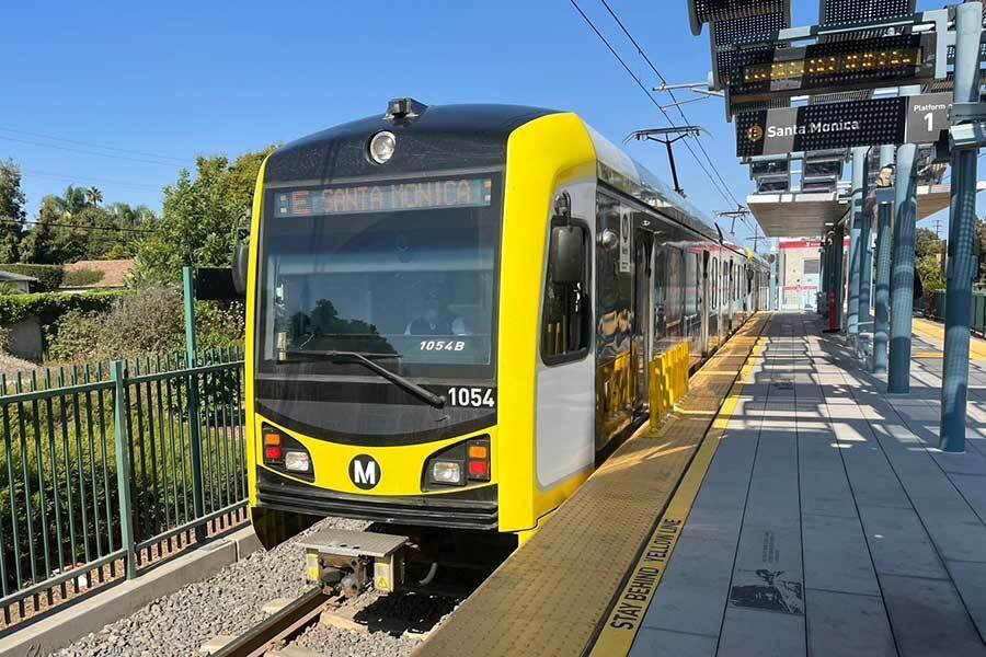 😱美国地铁：这自私劲儿，咱日本人真好！