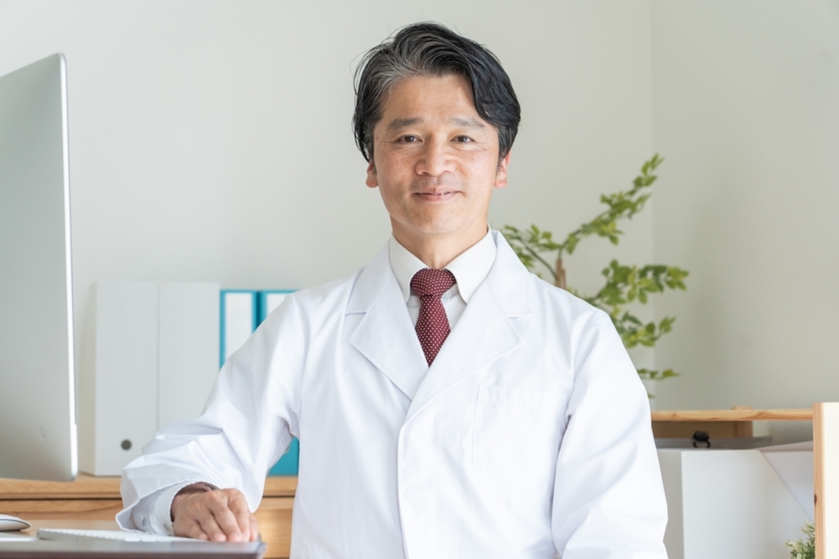 💰医生开店VS打工：年薪差1200万！真相震惊了！