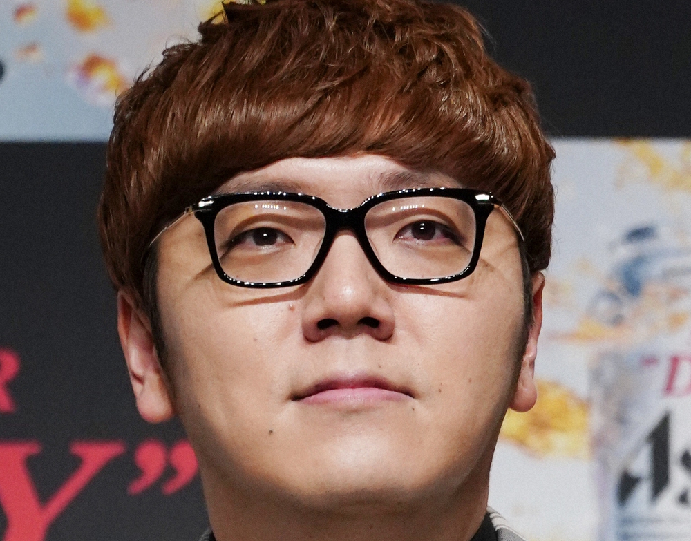 😱网红妻子遭疯狂跟踪！一小时贴身监视，太吓人了！