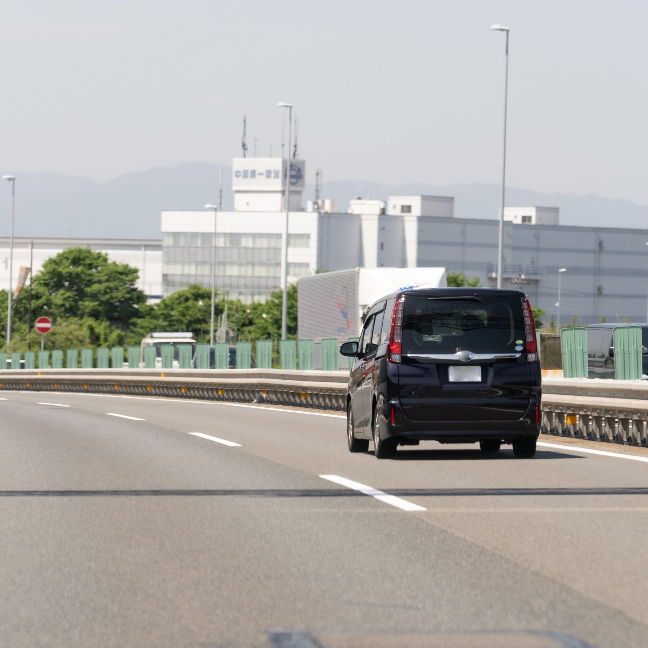 🚗 别超我！高速路上“寸土必争”的人，怎么破？