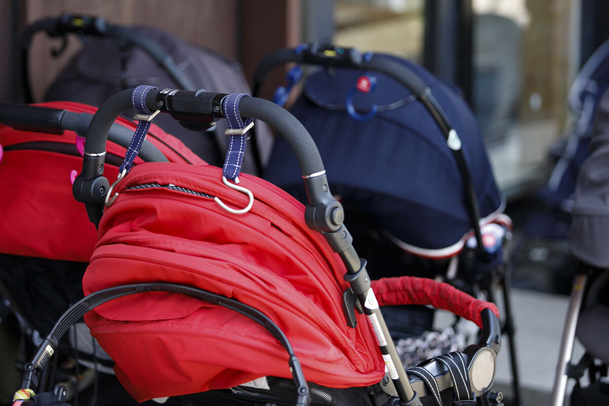 👶“当然”？带娃真累！电梯优先权，谁的规则？