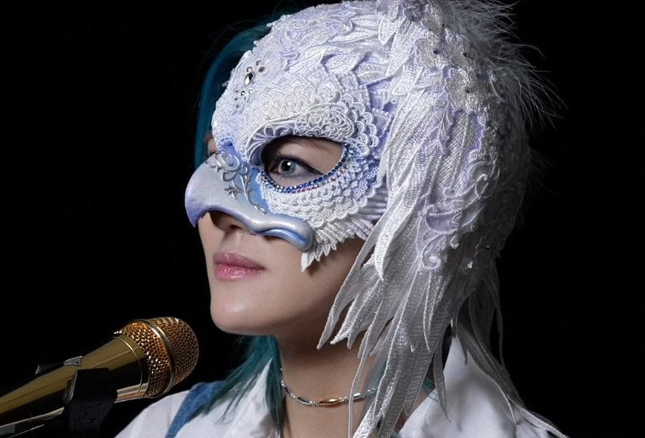 🎤女儿被“盯”上！歌手直播全停，背后真相太吓人！