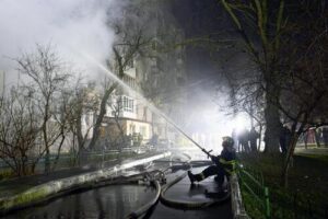 ⚡️基辅断电！60万+人受影响，乌克兰反击油轮！ 封面