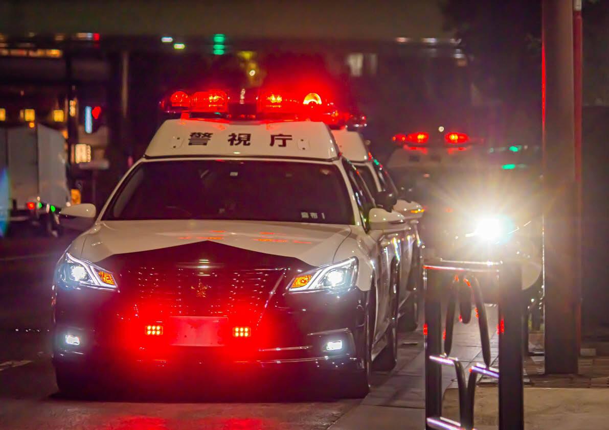 🚨 狂飙！盗车变“杀器”，撞烂6车！😱