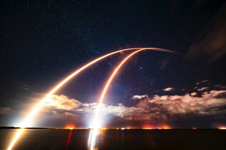 🚀 太空也内卷！ SpaceX 3.5小时狂射2箭！