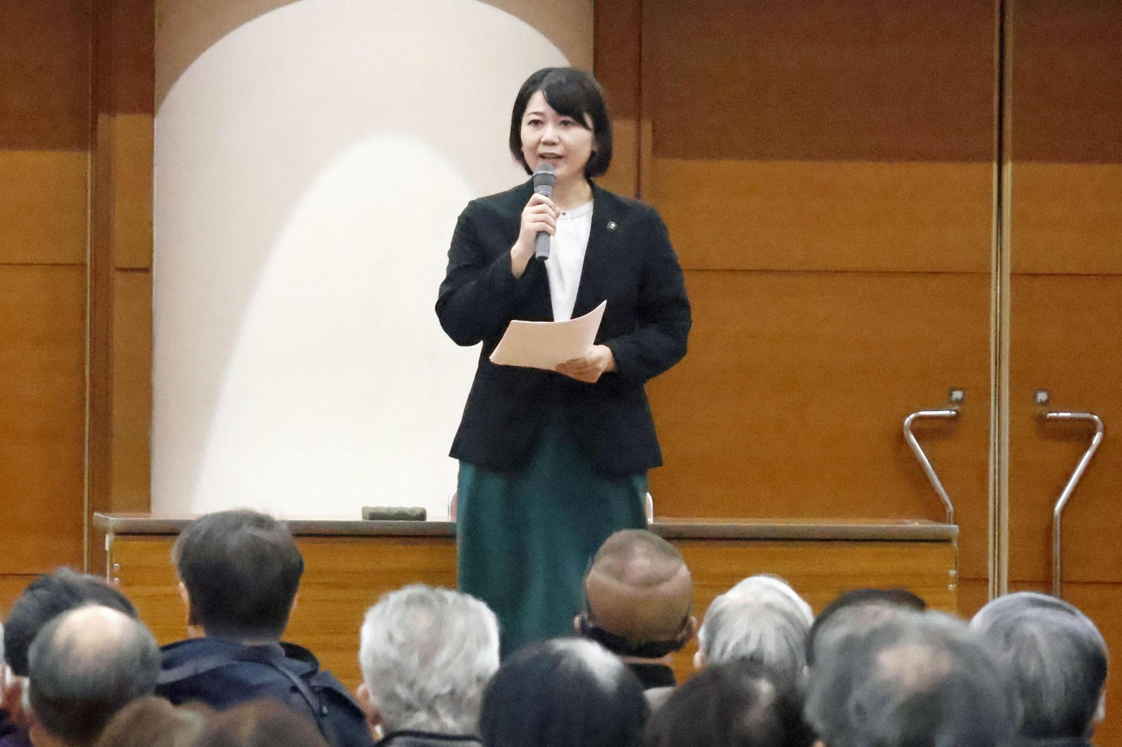 💥市长连日“认错”！电台做法引争议！