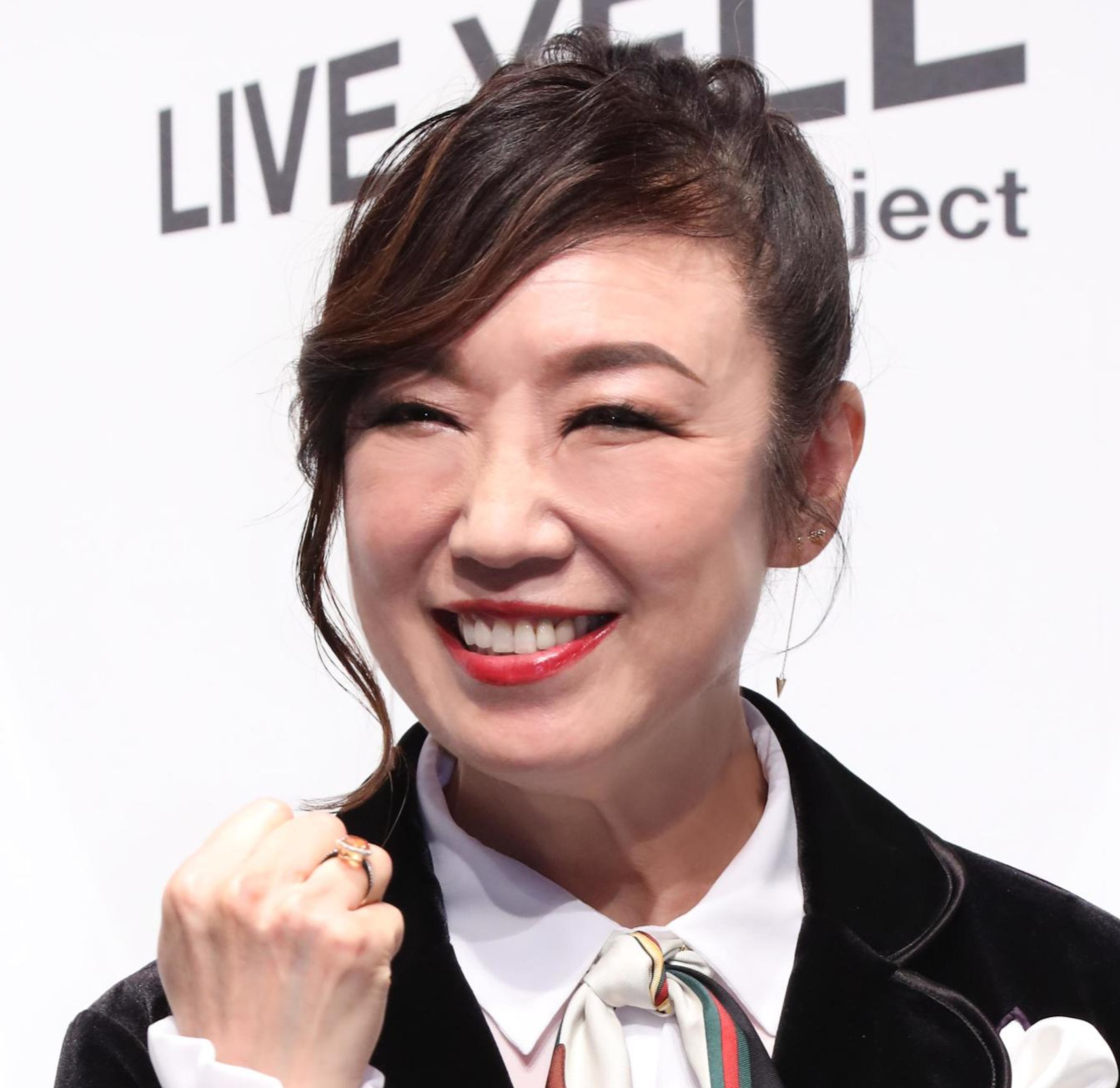 ✨改名风波：为啥要变回旧姓？😱（遭人吐槽！）