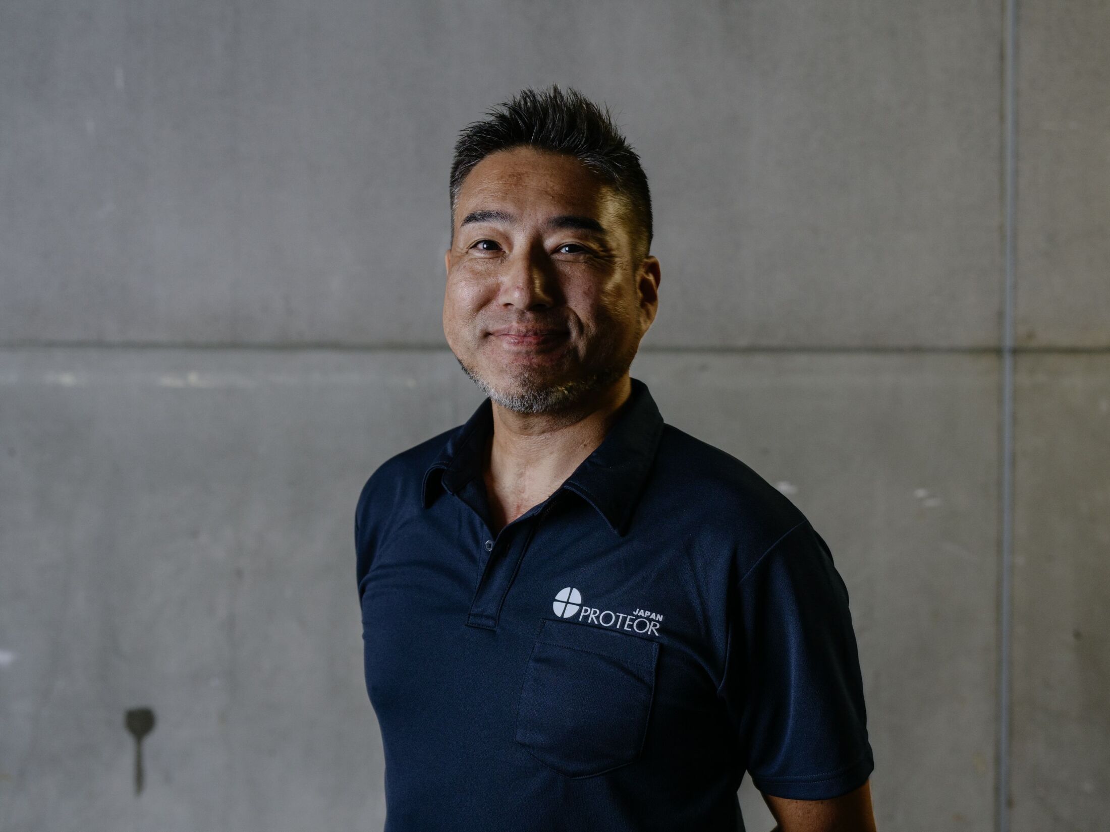 💔“妈：你断腿后更可爱了” 42岁总裁失双腿后的家庭真相！