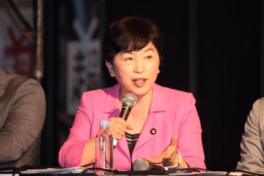 💥“娘娘腔”首相？这波反转太刺激！