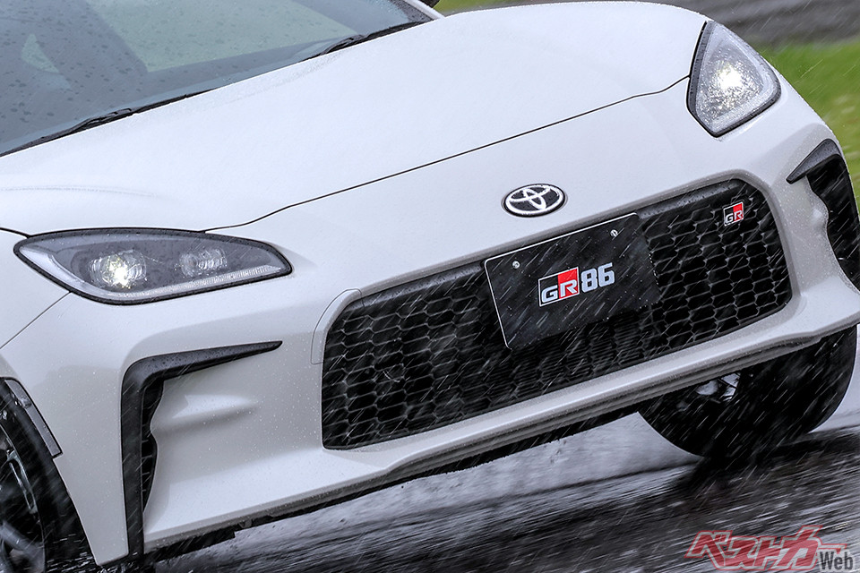 🔥经典对决！AE86 vs GR86，谁才是真英雄？