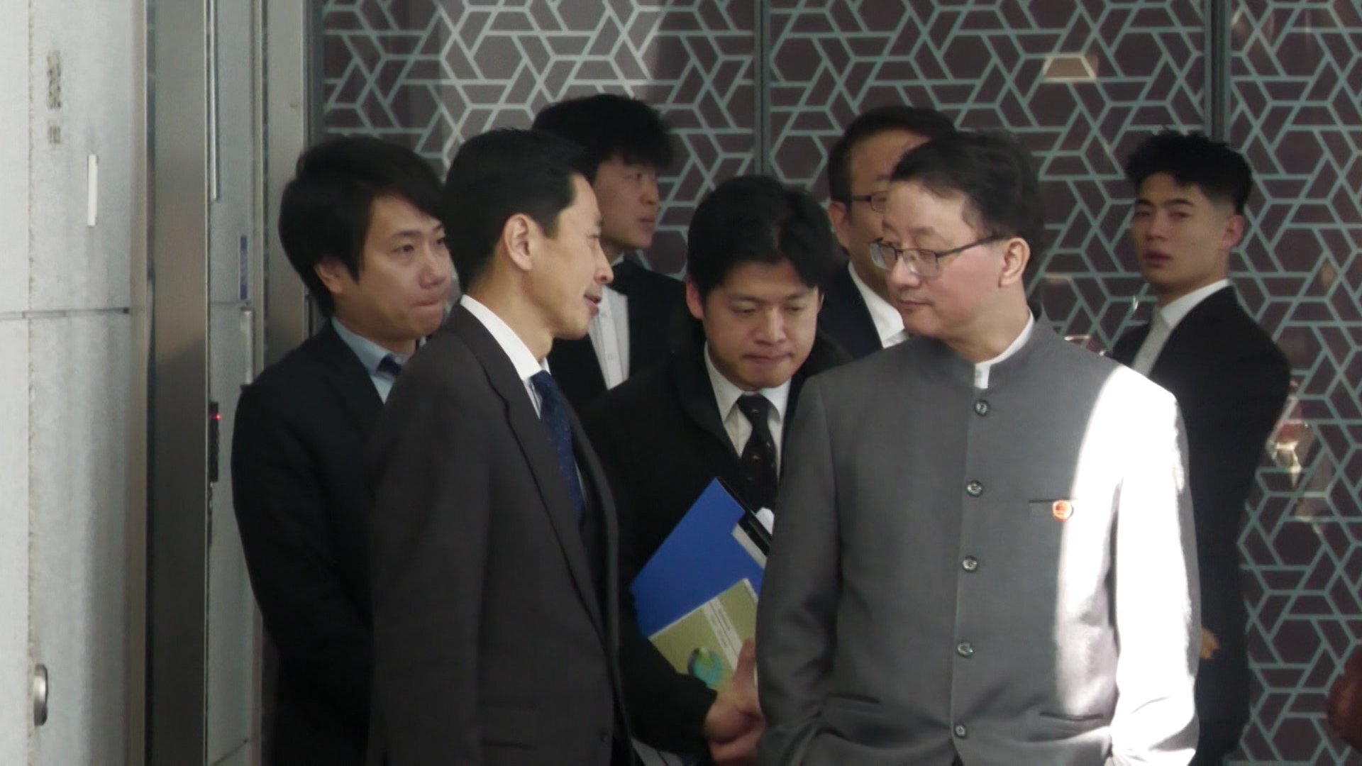 🔪日方抗议！中方竟说“砍头”？外交谈判破裂！