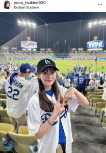 🔥23岁女演员狂看道奇！现场照片炸裂，网友：太壕了！ 封面