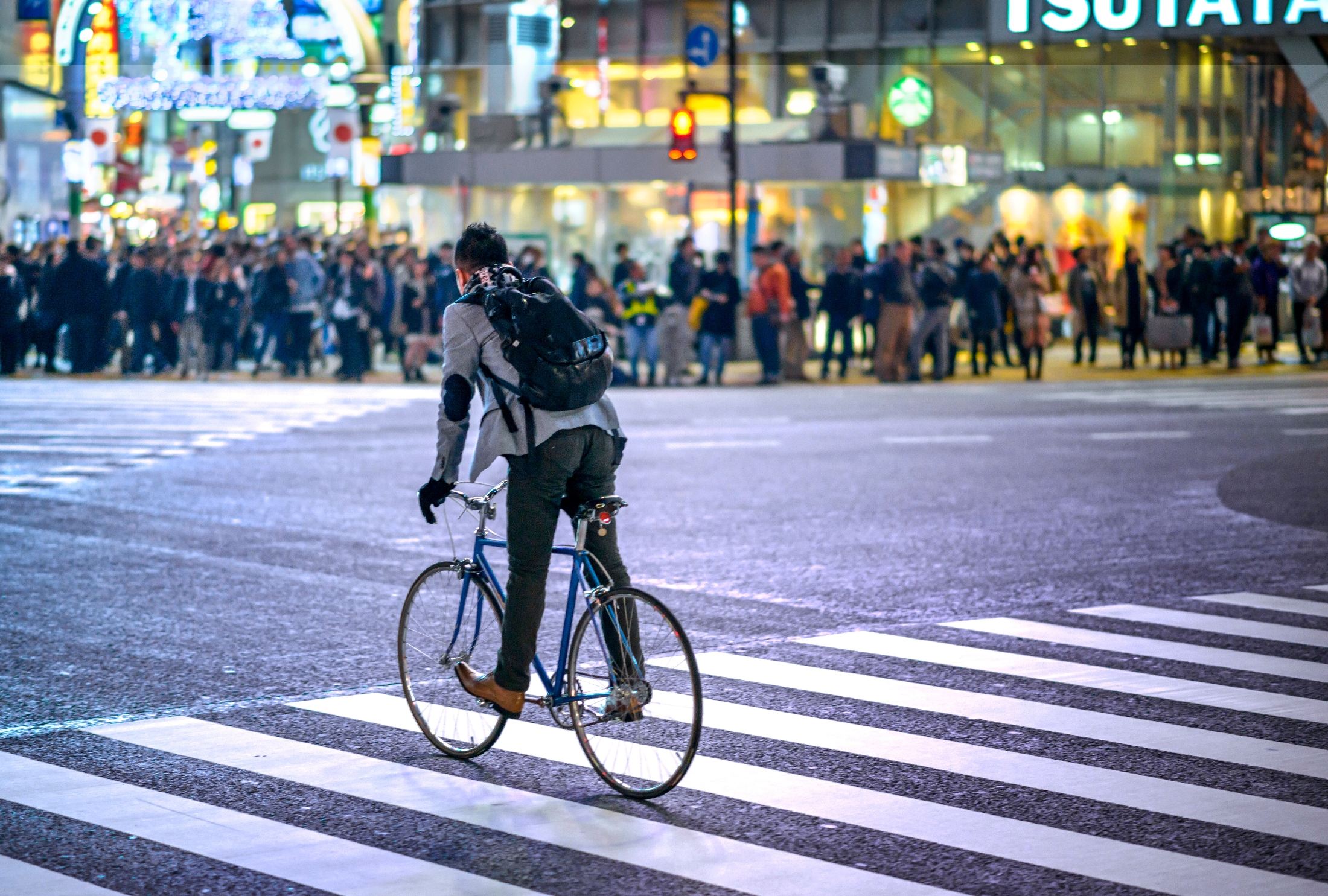 ⚠️骑车闯红灯，罚单来了！猜猜要交多少钱？