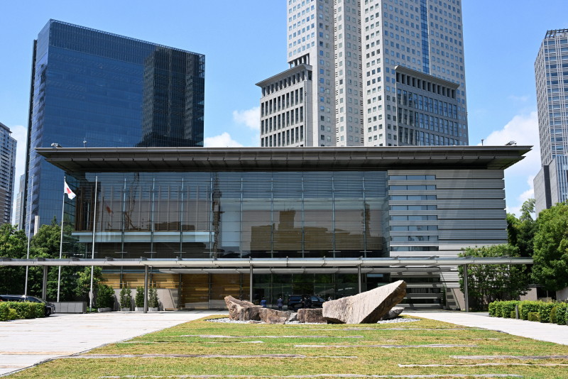 💰国家“印钞”11万亿！税收创新高，为啥还不够？