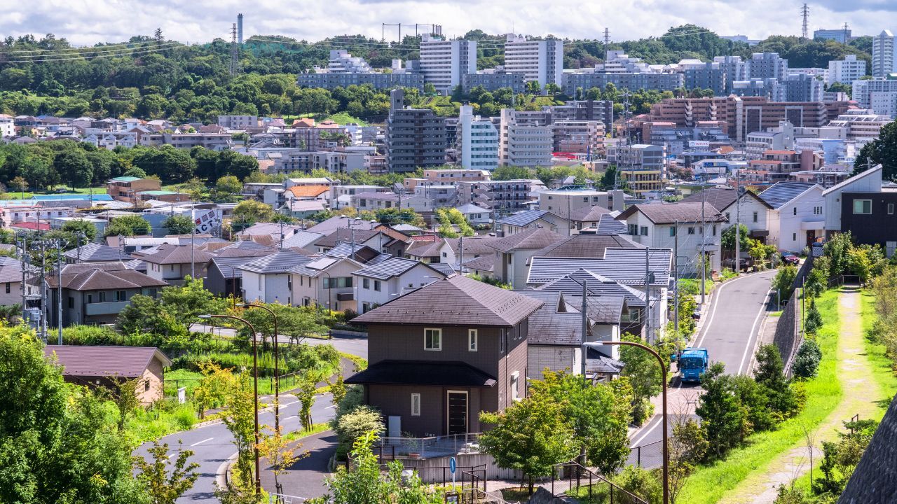 🏠️ 逃离东京塔楼，3年后才知：郊区别墅是陷阱！