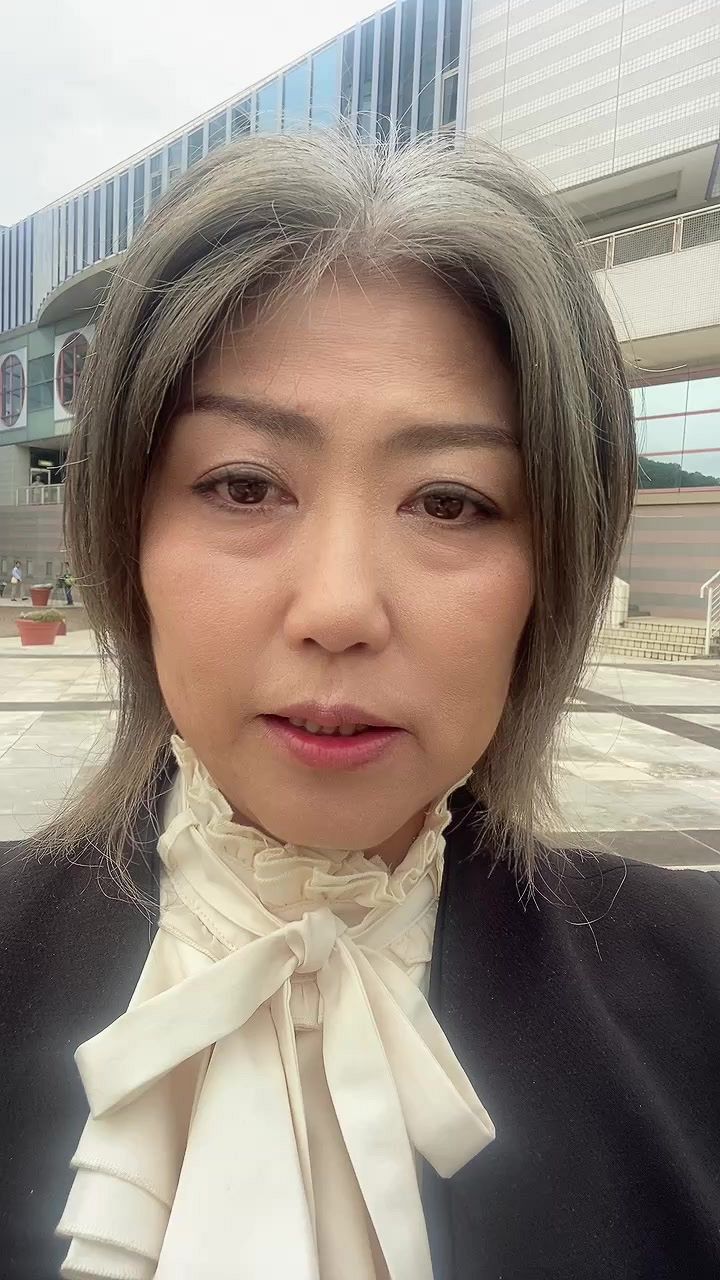 💥前市长“鼓励”照曝光！网友：这反转…太刚了！