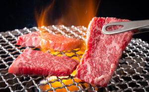 🔥街头烧肉店消失的真相：破产潮来袭！ 封面