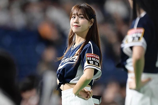 🔥韩队应援团美翻了！日媒：颜值也太高了吧！