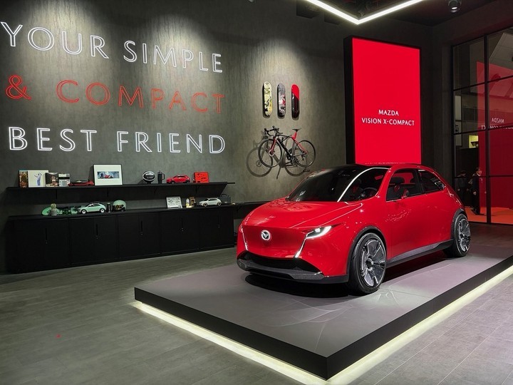 🚗 一个人开也不孤单！马自达小巧座驾，设计师的妙想！