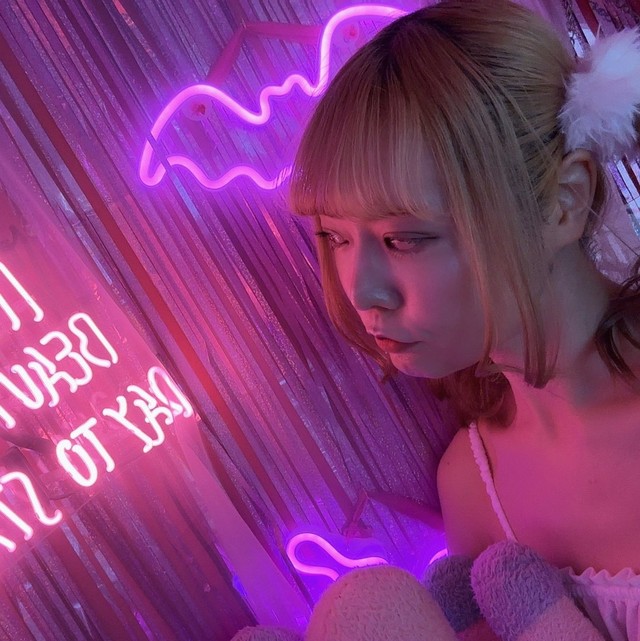 💥脏乱不堪的低价店，毁掉她的青春！【内幕揭秘