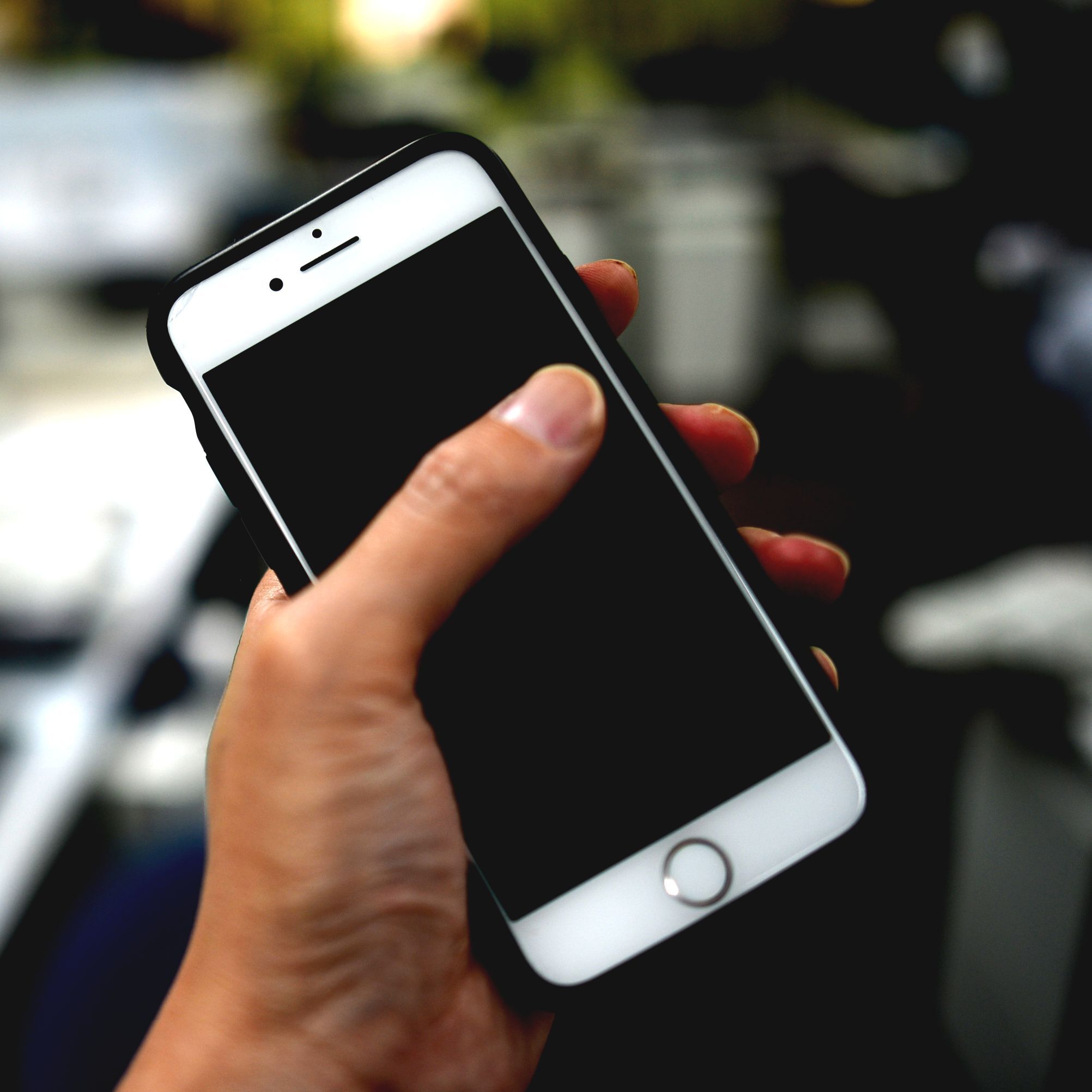 🚨地方政府被“轰炸”！无效邮件成“维权”新招？