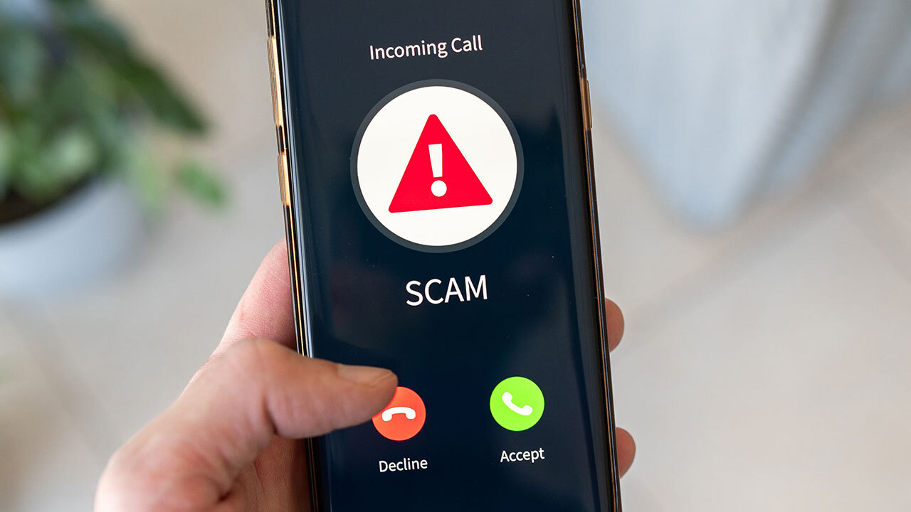 🚨手机号成“骗子眼”，假警察诈骗暴增2.7倍！