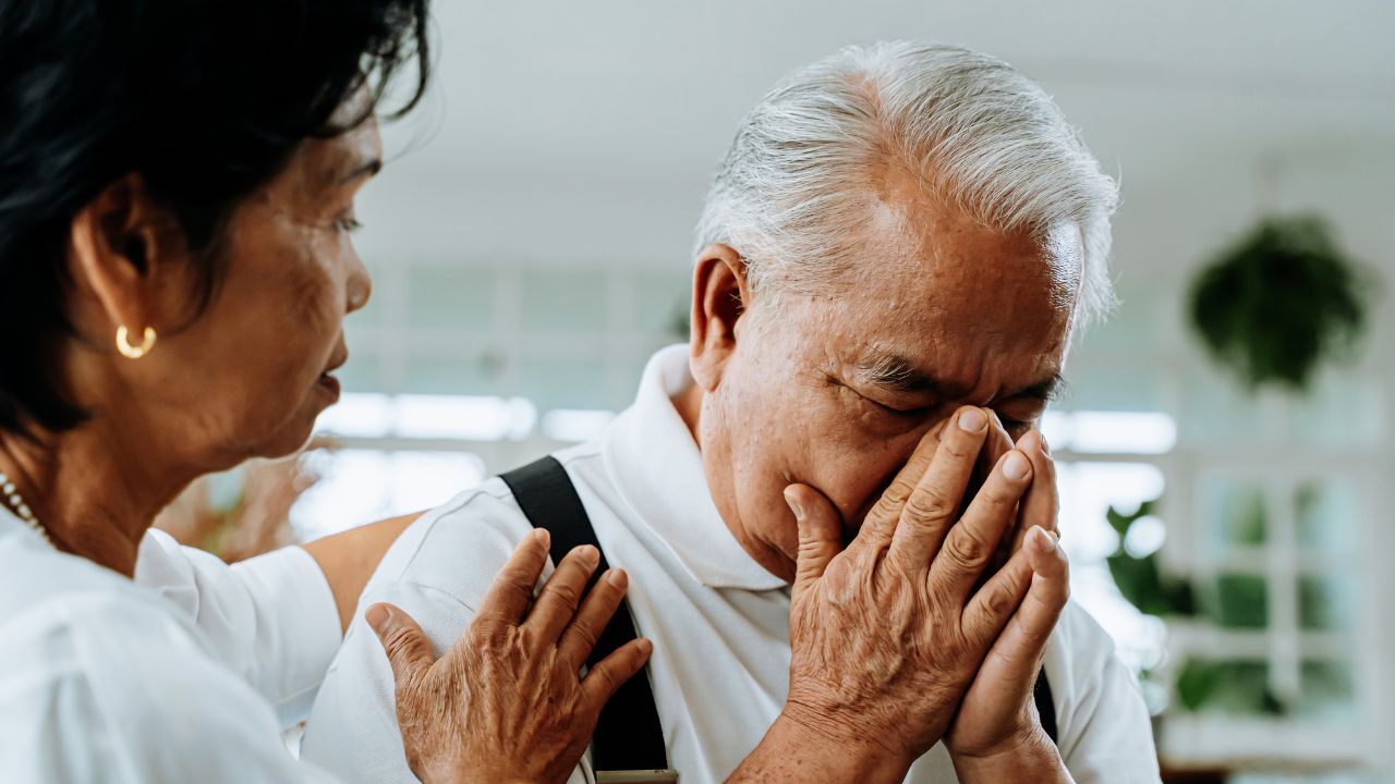 🍚老爸哭着喊：连米饭都煮不熟！(金钱与亲情的反差)