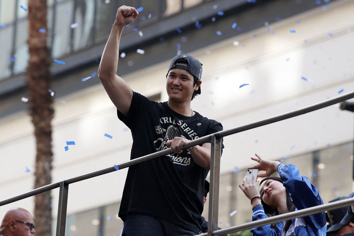 👶大谷翔平推娃，狂粉围观！离得也太近了吧？😱